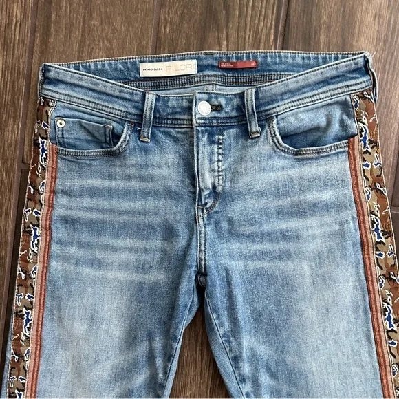Anthropologie Pilcro Mid-Rise Slim Boyfriend Jeans Embroidered Camo Sz 26 - Picture 6 of 11